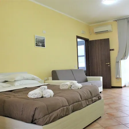 Bluelake Inn *